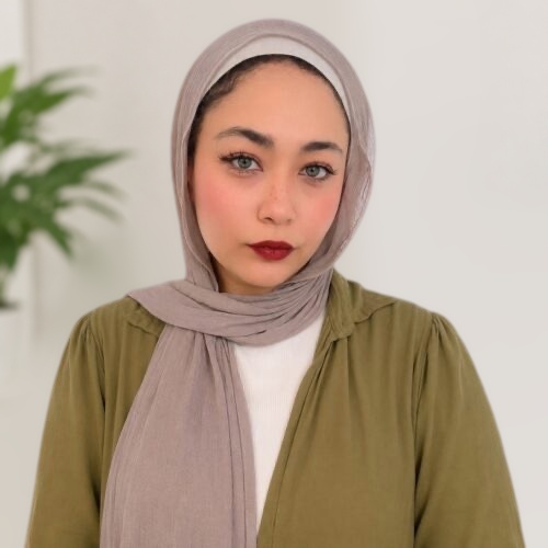 الأخصائية / سارة محمد